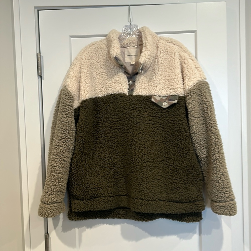 Thread and Supply sherpa pullover in large